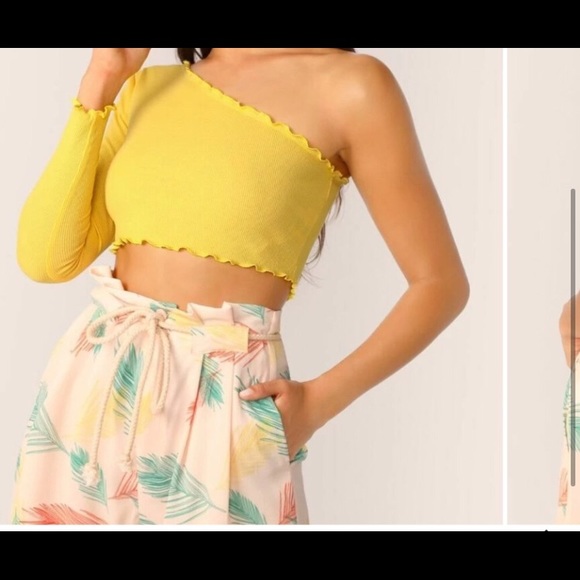 One shoulder yellow lettuce cut crop top - Picture 3 of 3